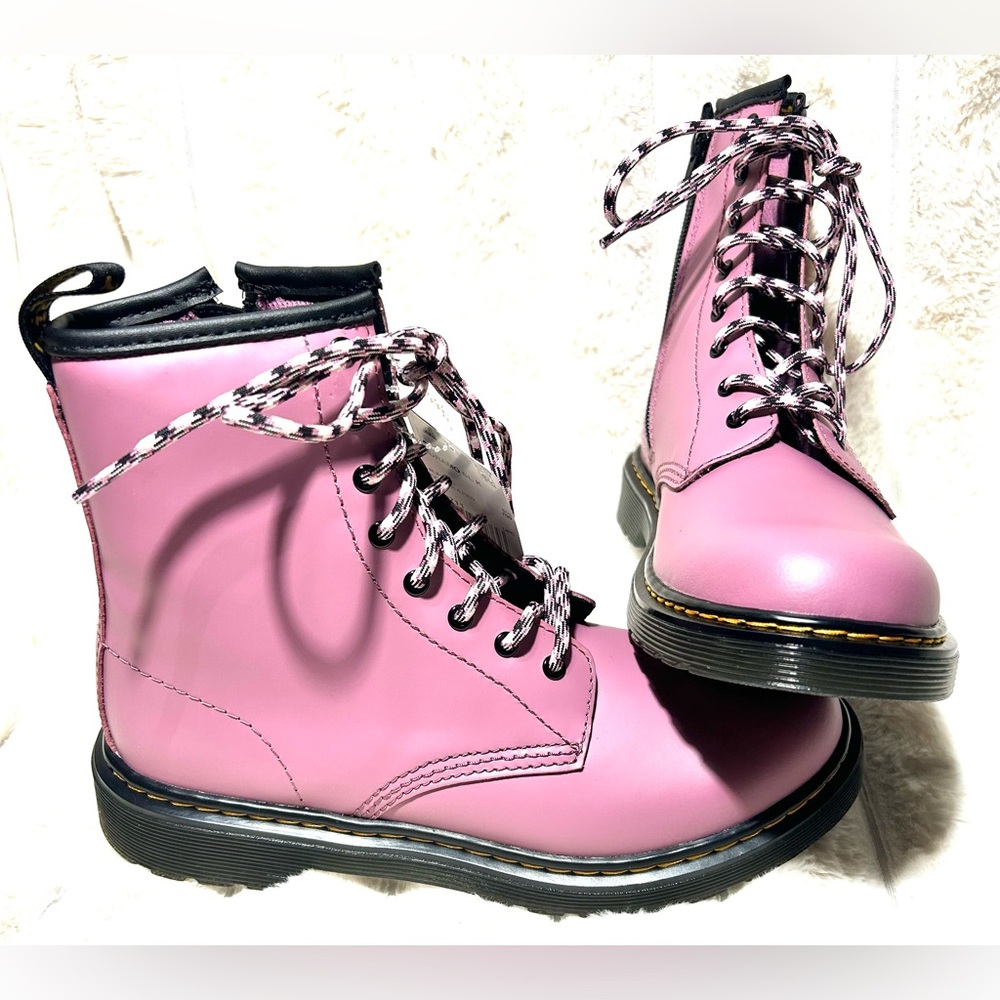 Dr. Martens AirWair Muted Purple Combat ankle boots ladies size 6 men’s size 5